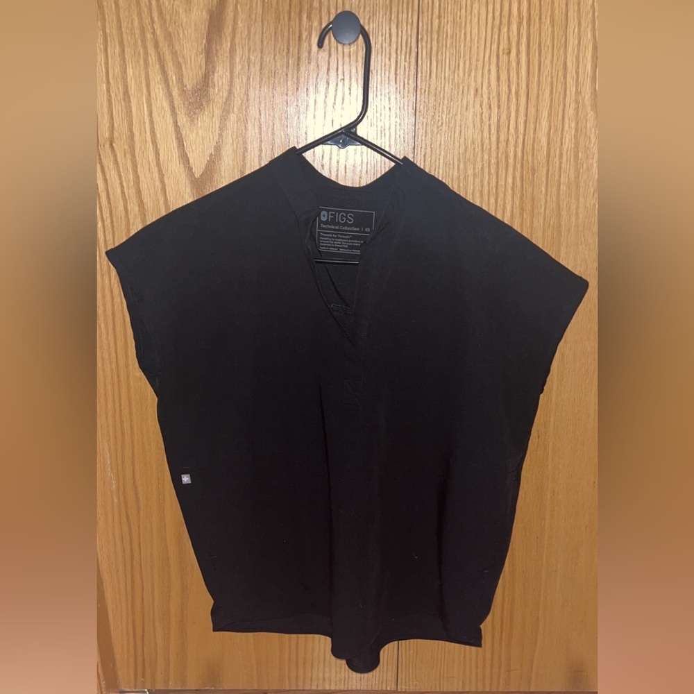 Figs 
Black Rafaela™ - Oversized Scrub Top